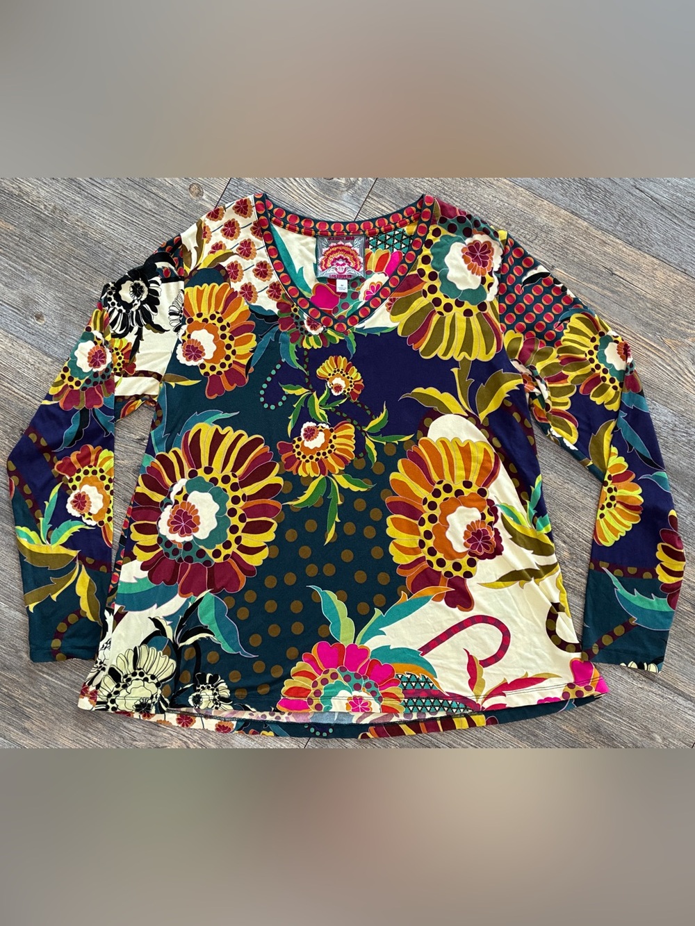 Johnny Was Medium Janie Favorite Kimbra Print Long Sleeve VNeck Swing Tee Boho